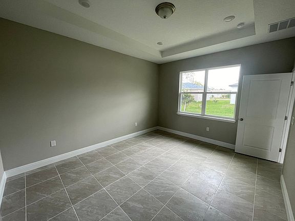 5th image of 334 Drum Ct