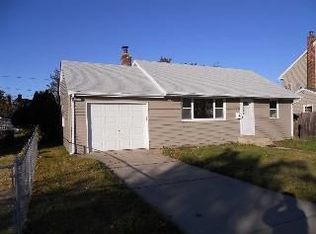 223 Lee Ave, Hicksville, NY 11801