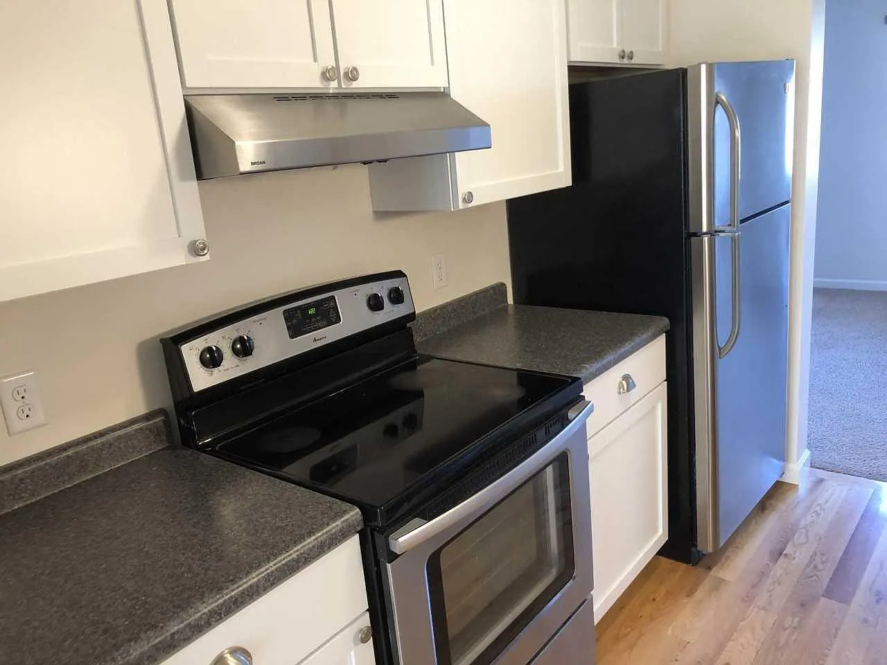 2 bed, 1.5 bath, 1360 sqft, $1,945 — Photo 4