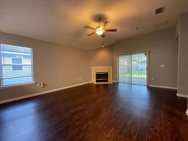 9374 Daniels Mill Dr — Photo 9