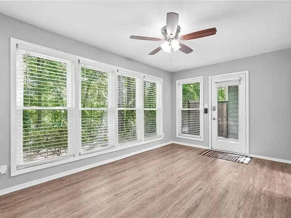 3019 Canyon Point Cir, Roswell, GA 30076