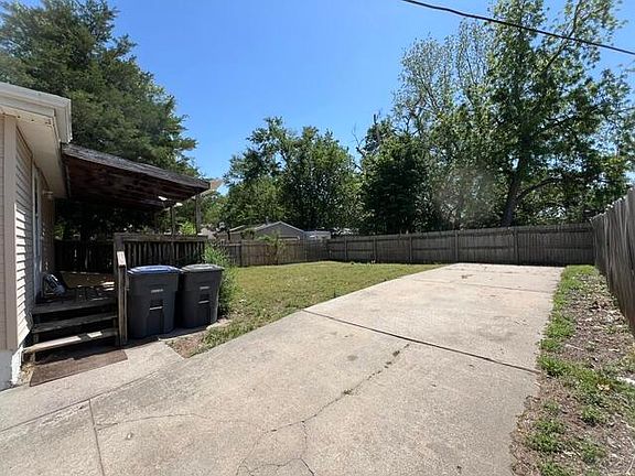 4th image of 3903 Avenue C