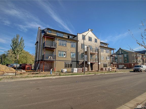 4th image of 2240 Mercedes Dr