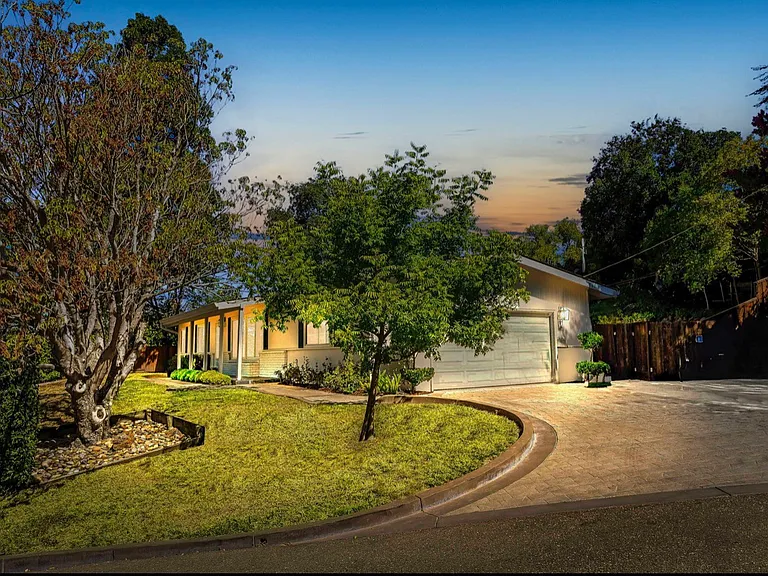 1660 Green Valley Rd — Photo 19