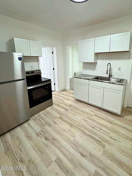 5th image of 15-17 4th Street