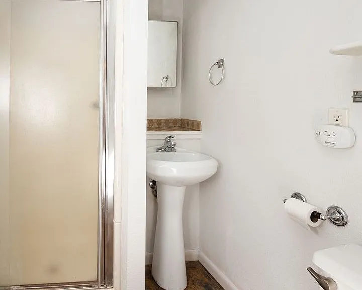 402 Tedmon Dr — Photo 9