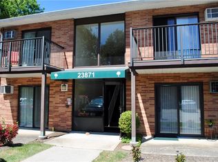 23871 David Dr UNIT 204, North Olmsted, OH 44070