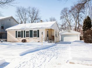 655 Cloverdale Ave NW, Grand Rapids, MI 49534