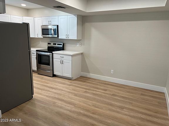 4th image of 2311 E HARTFORD Avenue #10
