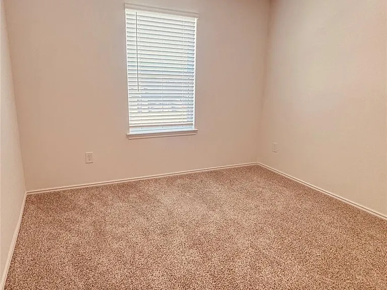 3019 Holland Lakes Dr S — Photo 17