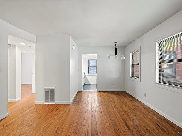 302 E 19th St #2A — Photo 12