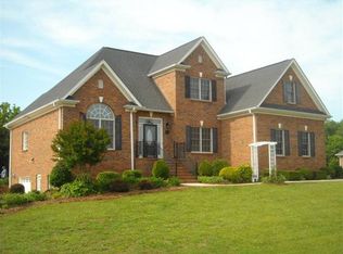 117 Redmeadow Dr, Advance, NC 27006