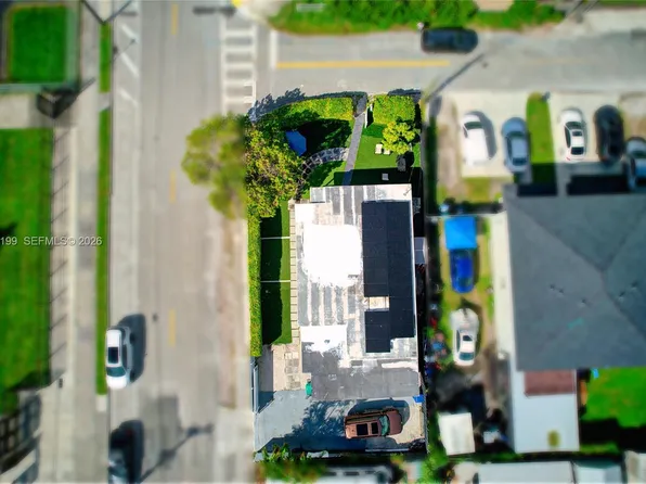 8401 NW 24th Pl, Miami, FL 33147