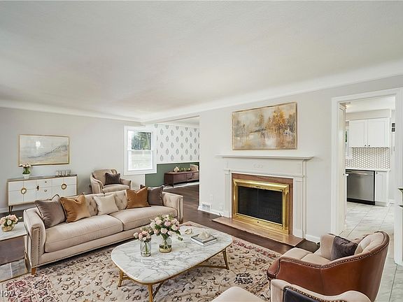 5th image of 3884 Princeton Blvd