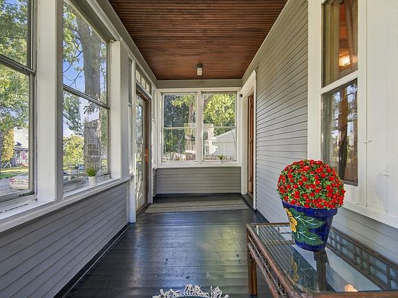 2nd image of 1144 Cook Ave E