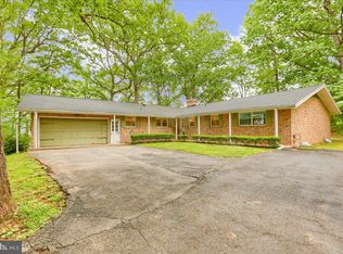 9 W Winding Hill Rd, Mechanicsburg, PA 17055