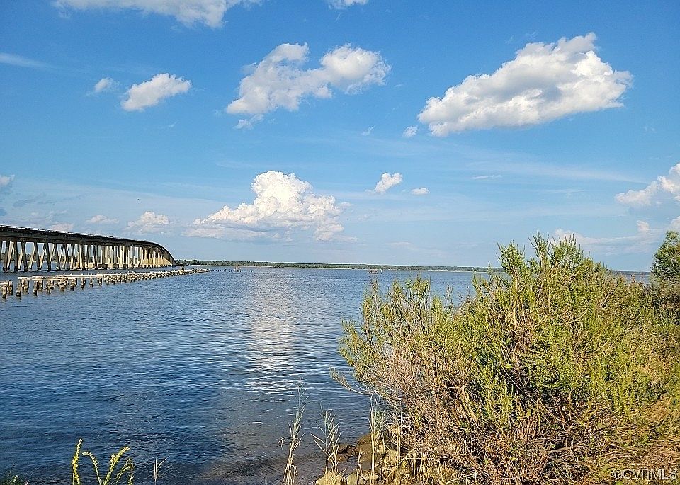 218 Newbill Dr, Tappahannock, VA 22560 MLS 2322350 Zillow