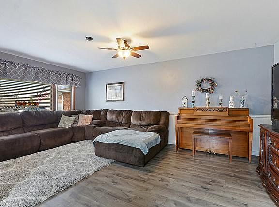 5th image of 3033 Crescenzo Dr