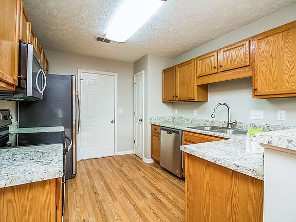 4th image of 1269 Saint Andrews Dr