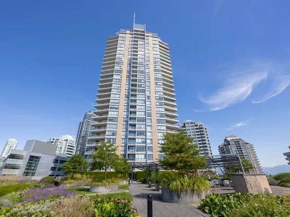 4808 Hazel St #803, Burnaby, BC V5H 0A2
