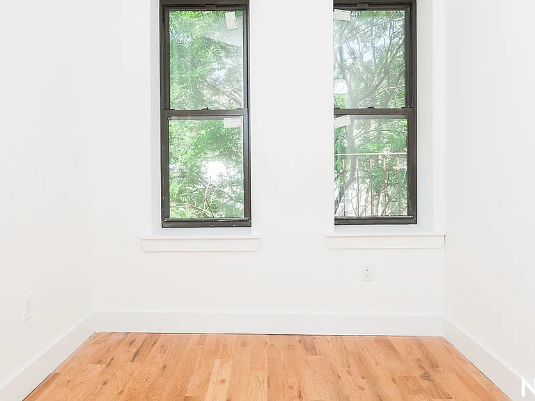 257 Hart St #2B — Photo 10