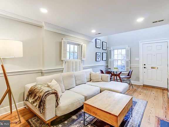 4th image of 527 Wilkes St