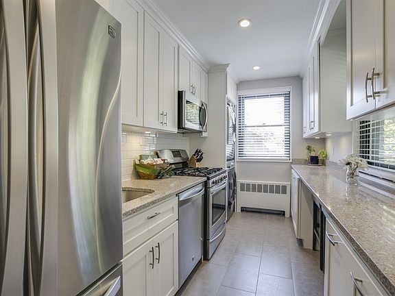 5th image of 58-63 246th Cres #F8