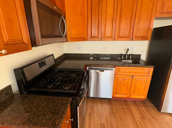 6440 S Maryland Ave #3S, Chicago, IL 60637