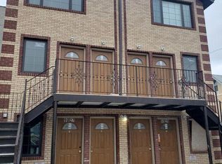 9029 138th Pl, Jamaica, NY 11435