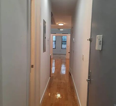 5th image of 1423 De Kalb Ave #1L
