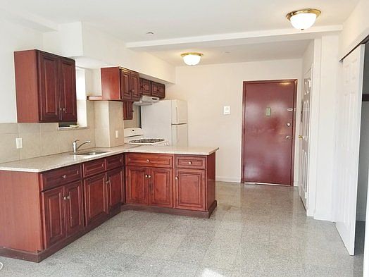 1st image of 2735 21st St APT 3B