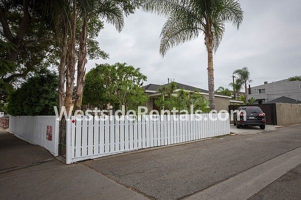1st image of 4017 Tivoli Ave