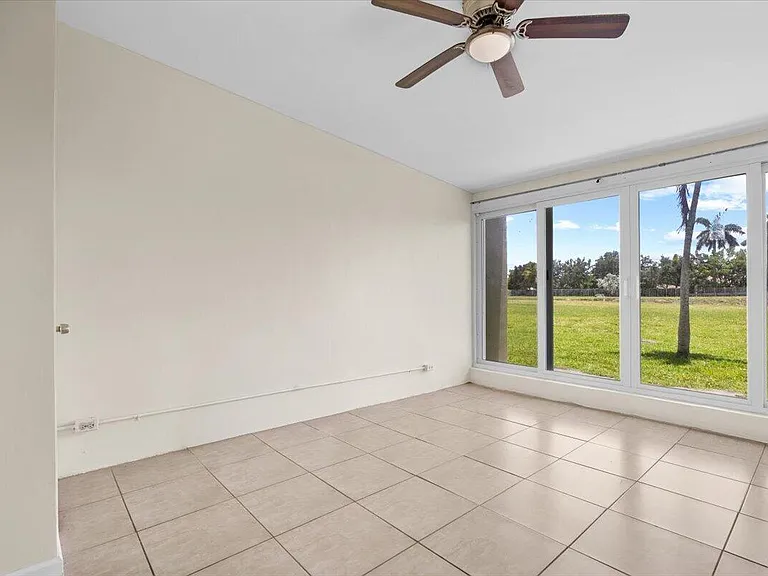 5540 Lakewood Cir S #F — Photo 30