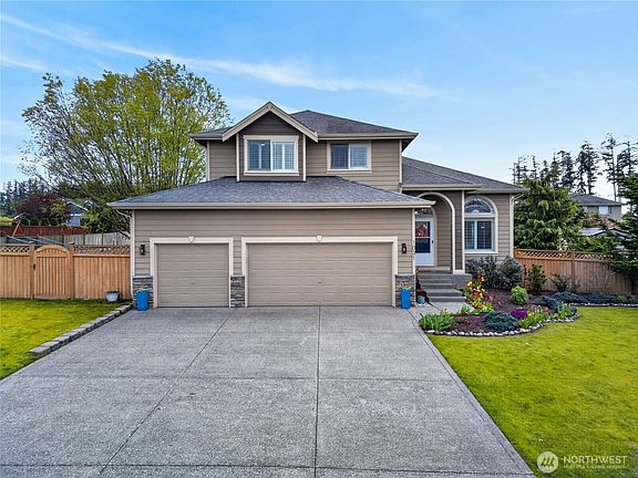 2nd image of 1031 Cove View Cir.
