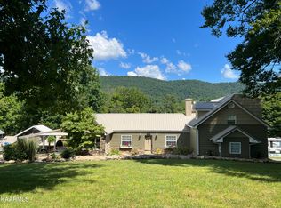 1001 E Elm St, La Follette, TN 37766