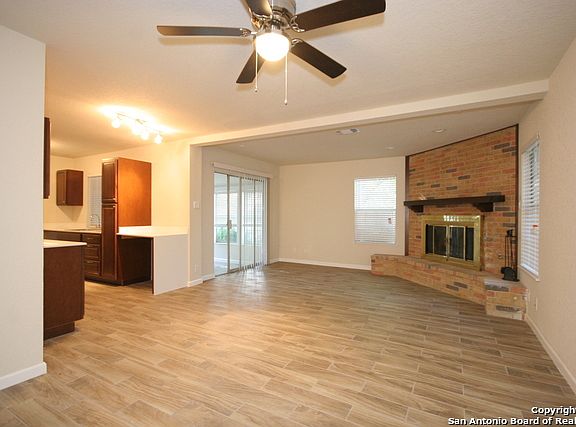 3rd image of 4303 Greystone Dr