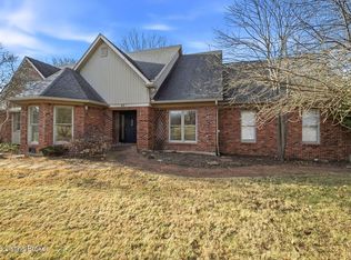 954 W Laurel River Dr, Shepherdsville, KY 40165