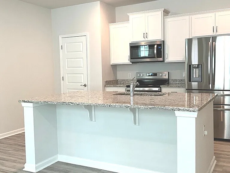 206 Holloway Hl — Photo 4