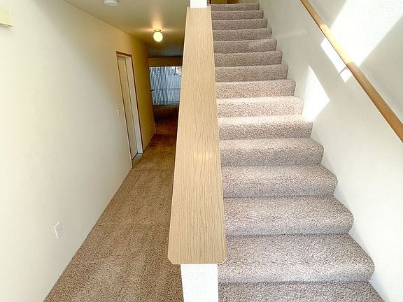 2nd image of 5521 Glenridge Way #5527