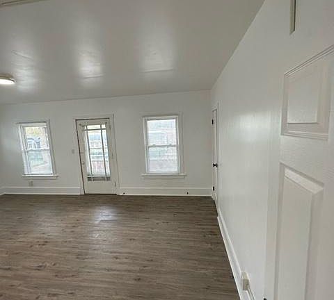 5th image of 310 W 35th St APT 2