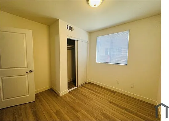 5917 Denver Ave #5919 — Photo 10