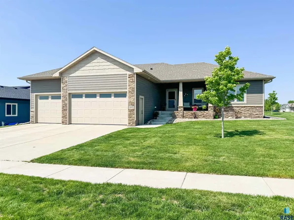2601 E Sunburst Dr, Brandon, SD 57005