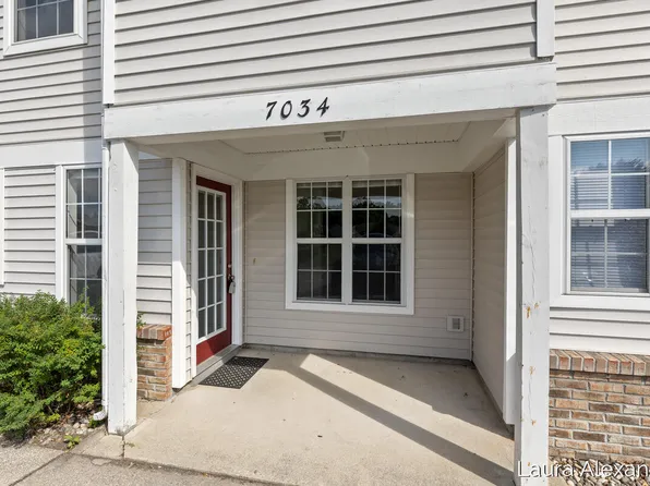 7034 S Cannon Place Dr NE #29, Rockford, MI 49341