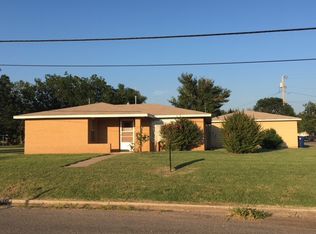 218 S Hill St, Mooreland, OK 73852