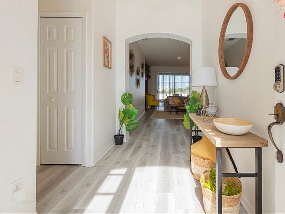3rd image of 356 Cotswold Cir