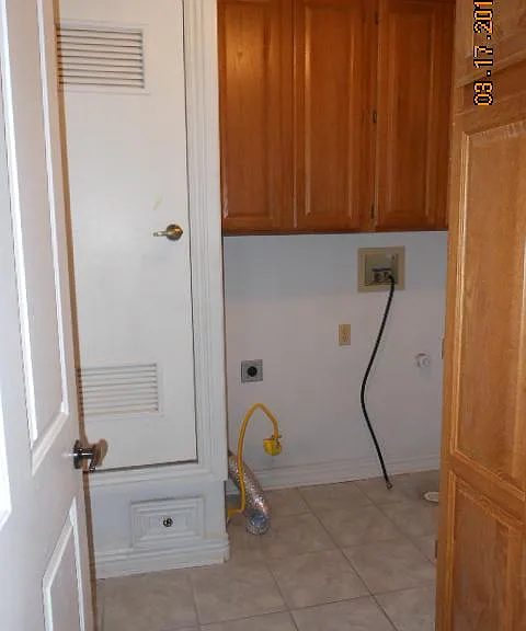 E Middleton Dr — Photo 11