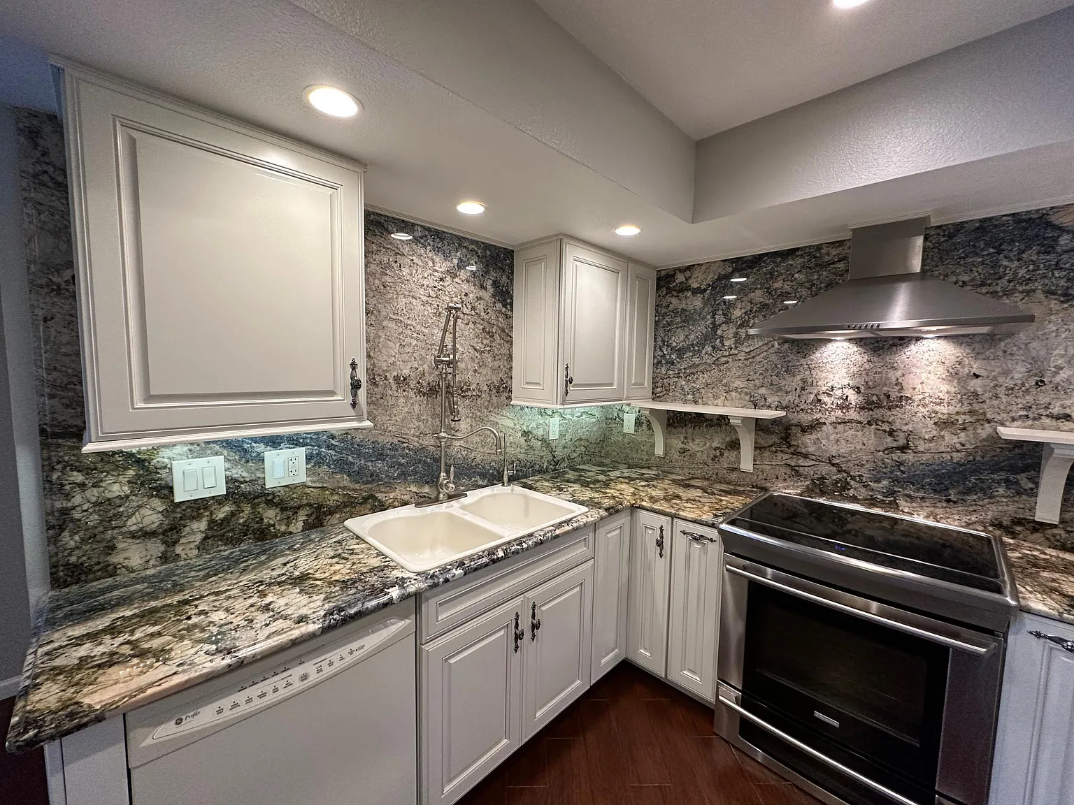 4200 N Miller Rd — Photo 4
