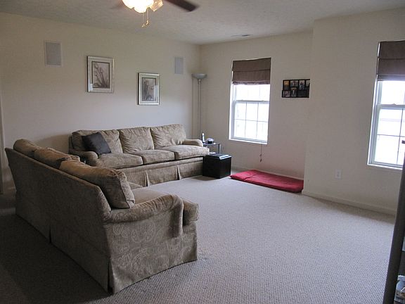 4th image of 7042 N Oxford Ln