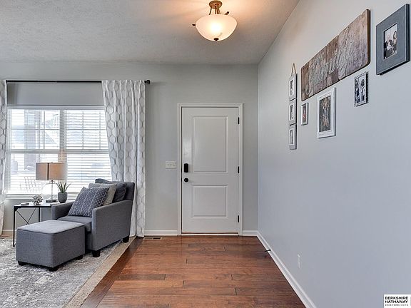 5th image of 904 Woodland Ave