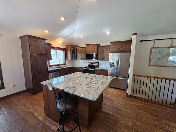 3rd image of 1816 Case Ln